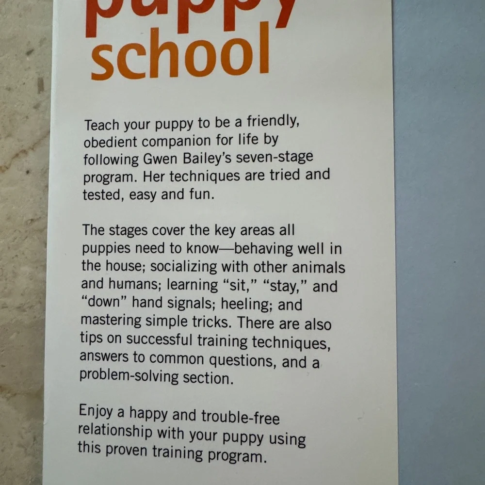 NEW Puppy Dog School BOOK Gwen Bailey TRAINING 7 steps to a perfect puppy! NEW
